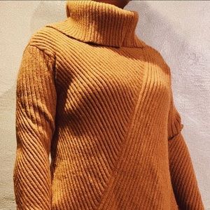 Gives me Ariana grande sweater vibes